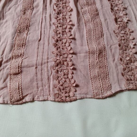 Vici Dusty Rose Lace Appliques Off the Shoulder Flowy Tunic Blouse Size Medium - Picture 8 of 14